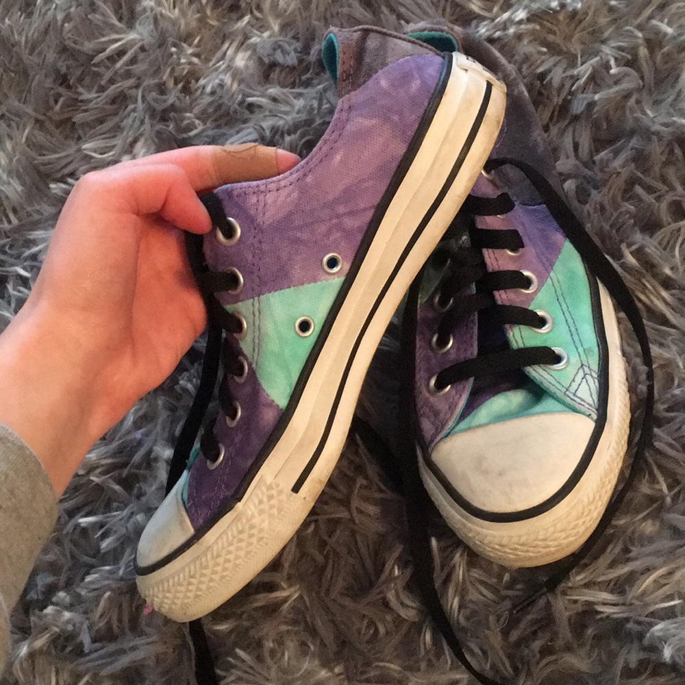 Geometric Patterned Converse - Picture 2 of 4